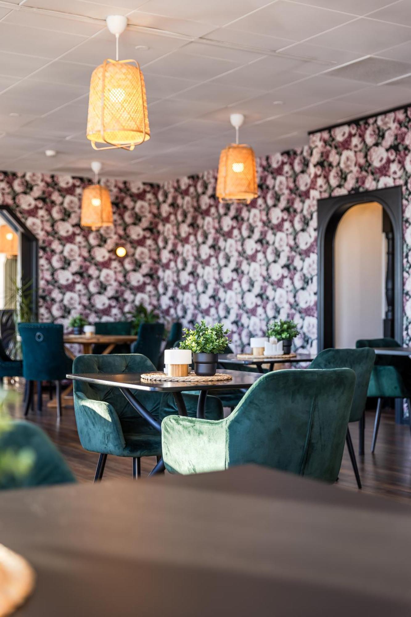 Hotell Kung Goesta By First โมรา ภายนอก รูปภาพ