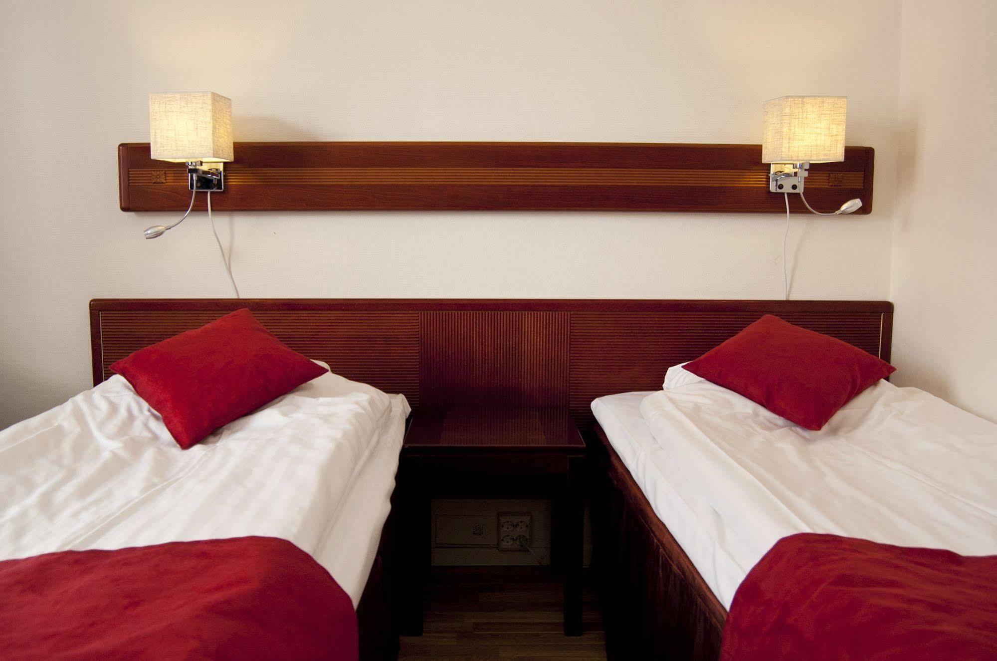 Hotell Kung Goesta By First โมรา ภายนอก รูปภาพ